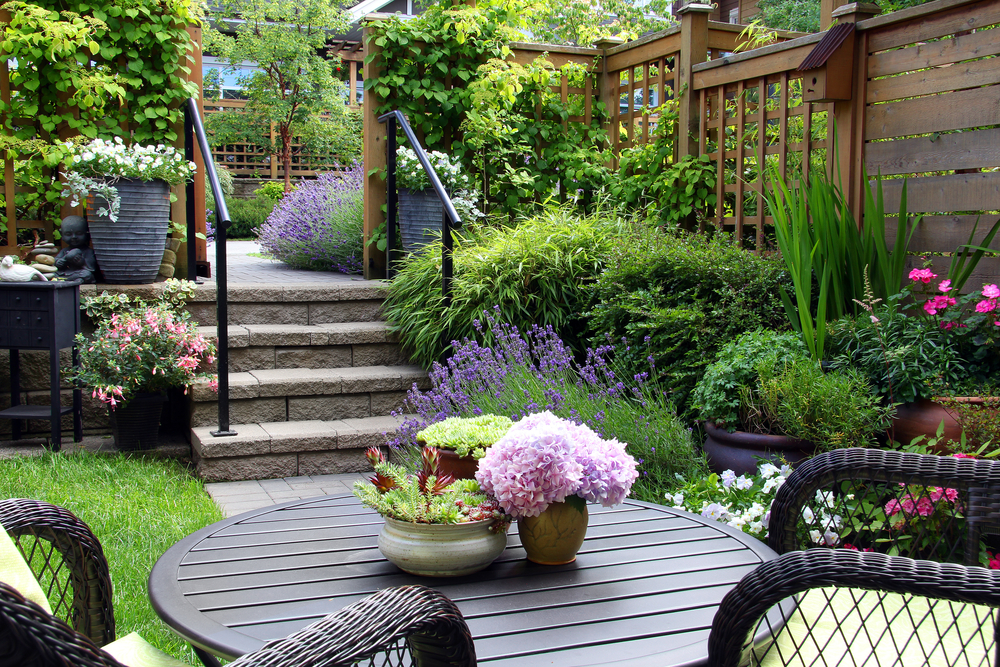 3 Landscaping Ideas for a Small Backyard